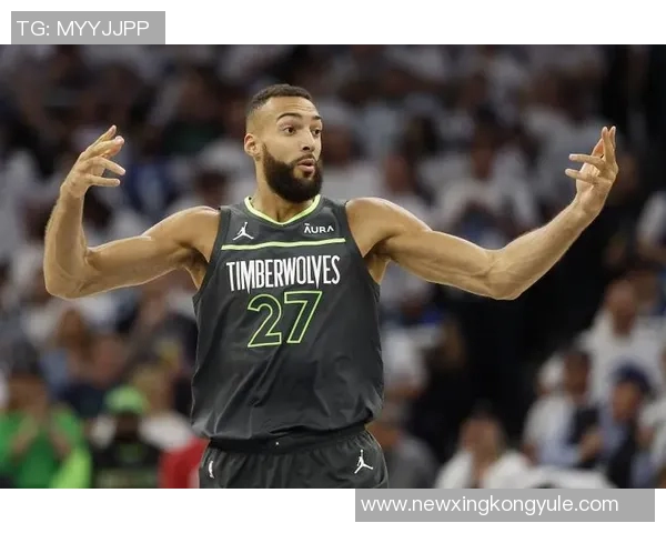 戈贝尔表现平平3投1中罚球命中率低迷贡献5分12板3助攻3封盖